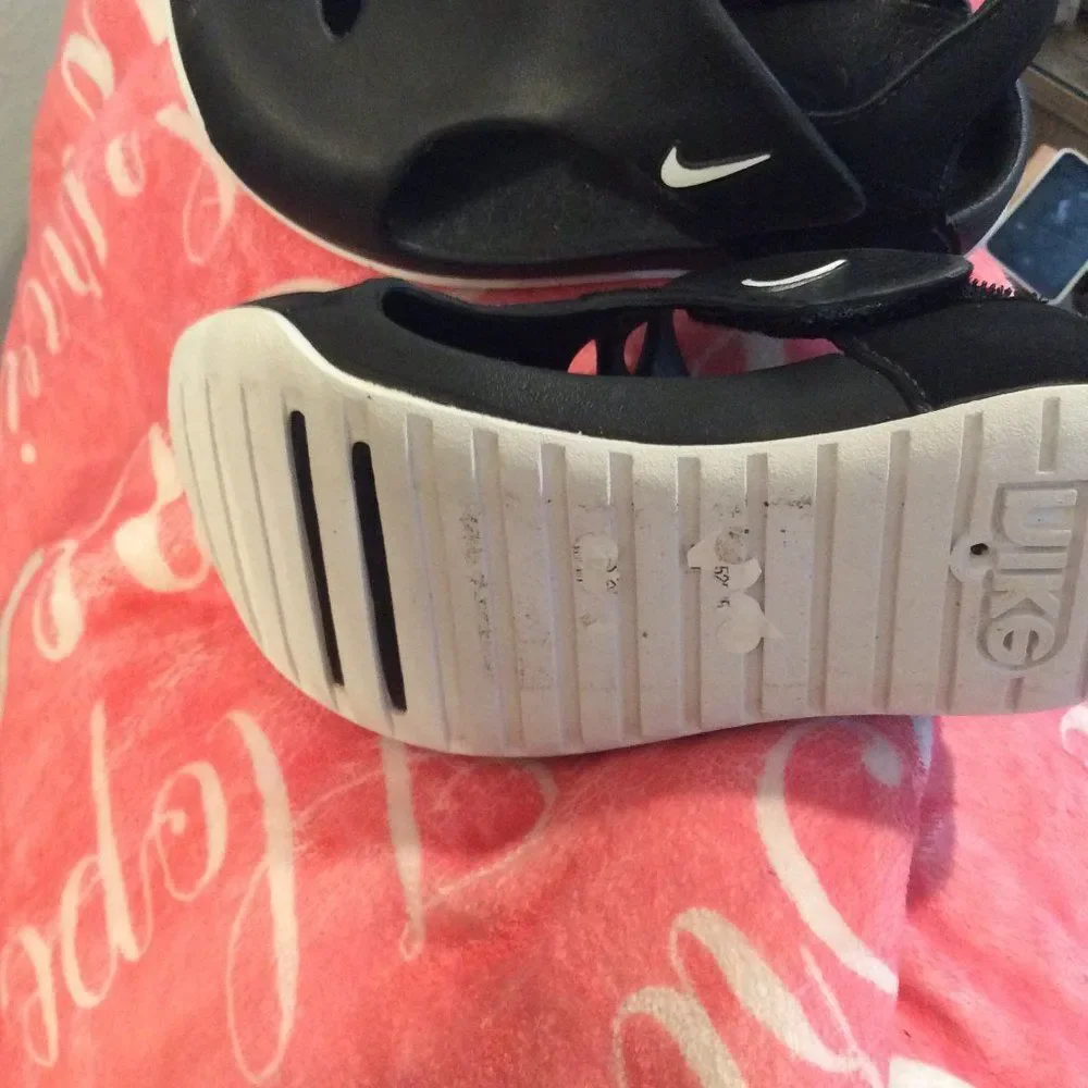 Nike kids sandals black Size 10 Nice